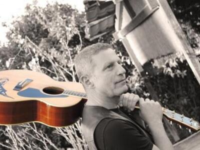 Με νέο single, το "Παράθυρο στο φως...