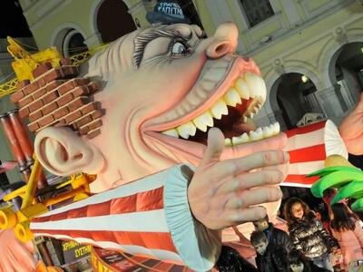 Πάτρα: Το Καρναβάλι της εσωστρέφειας και...