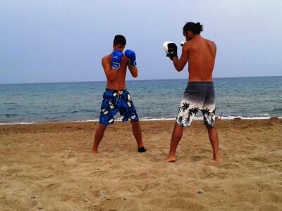 Πυγμαχία: Πατέρας και γιος κάνουν προπόν...