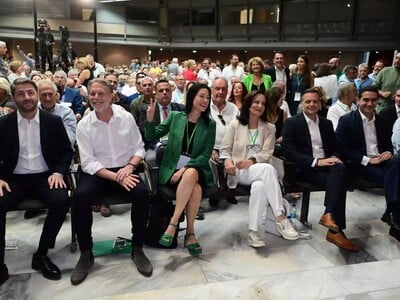 ΠΑΣΟΚ: 9μελές Συντονιστικό Πολιτικό Κέντ...