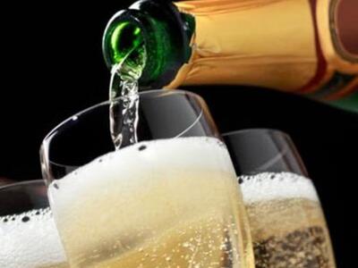 Η σαμπάνια πιθανόν να βοηθά στο να έχουμ...