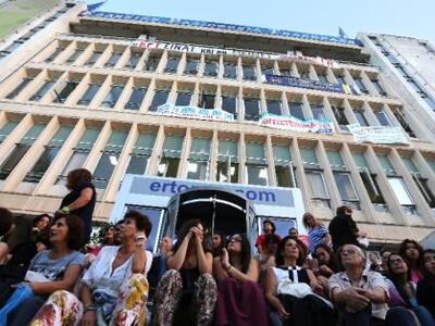 Σκέφτονται “αντισυγκέντρωση” έξω από την ΕΡΤ