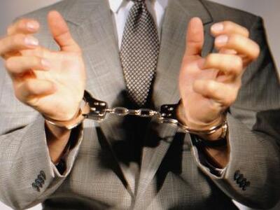 Πάτρα: Στα κρατητήρια για χρέη στο δημόσ...