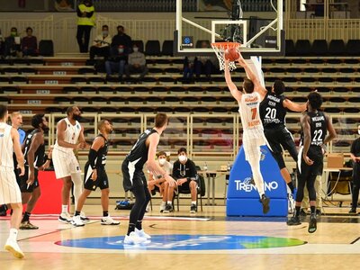 ΠΑΡΑΚΟΛΟΥΘΕΙΣΤΕ ζωντανά τη «μάχη» του Πρ...