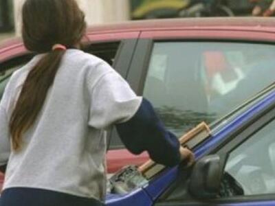 Συνήγορος του Πολίτη: Πάνω από 100.000 Ε...