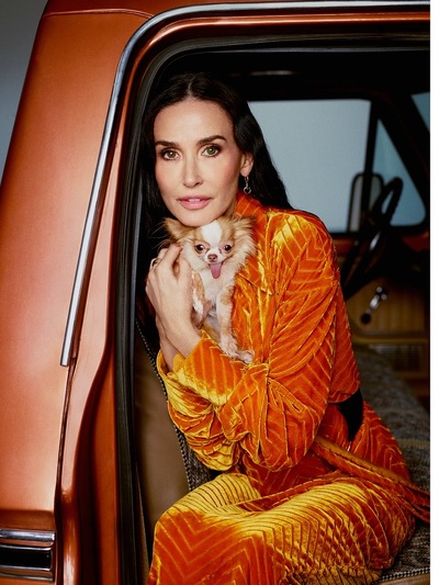 Mε look Gucci και το σκυλάκι της Πίλαφ