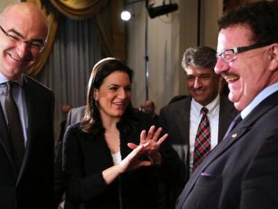 Κεφαλογιάννη σε Φούχτελ: Όχι άλλα φιλιά!