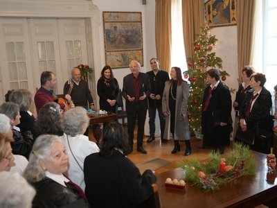 Πάτρα: Κάλαντα στο Δημαρχείο και ανταλλαγές ευχών