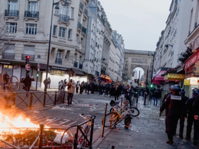 Επίθεση στο Παρίσι: «Είναι παλαβός» λέει...