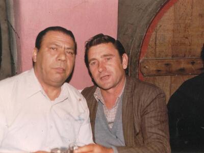 Δεξιά,  ο Παναγιώτης Τραγότσαλος μόλις π...