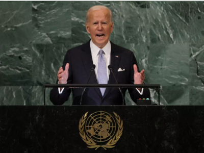 Αιχμηρή απάντηση Μπάιντεν: «Καταστρέφει ...