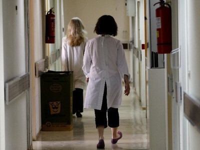 Νοσοκομεία: Ουρές στα επείγοντα, ράντζα ...