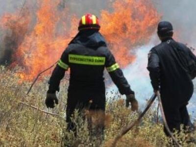 Κρήτη: Φωτιά έξω από τον Άγιο Νικόλαο 