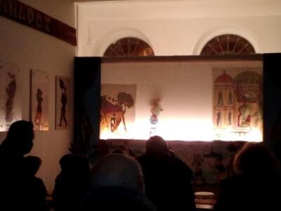 Γλέντι με τσίκνισμα και καραγκιόζη απόψε...