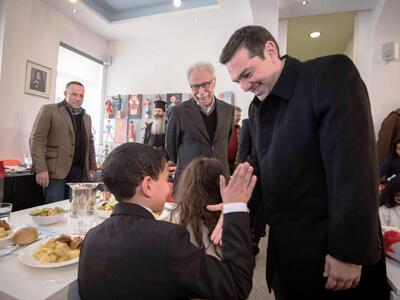 Τσίπρας: Μικρέ θέλω τη γραβάτα σου! ΔΕΙΤ...