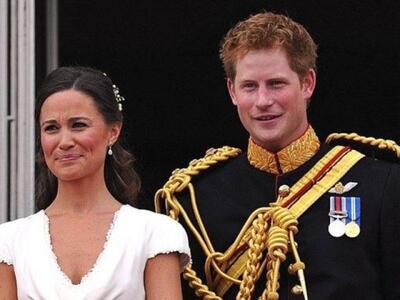 Δείτε τον πρίγκιπα Harry να «χουφτώνει» ...