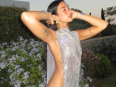 Nτούα Λίπα: Τα 30α γενέθλιά της στην Ιμπ...