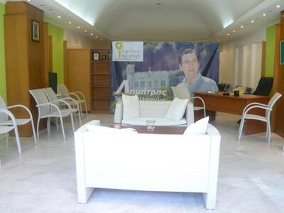 Εκλογικό κέντρο στο Αίγιο για τον  Δημήτ...