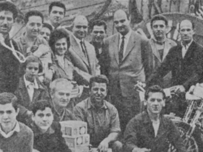 Οι αδερφοί Στασινόπουλοι φωτογραφίζονται...