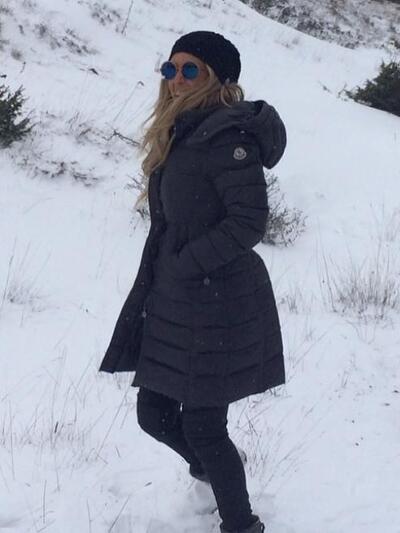 Στα χιόνια και η Κορίνα Συνοδινού