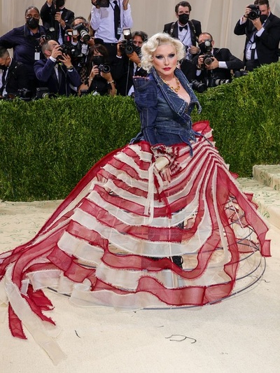 Nτέμπι Χάρι με Zac Posen
