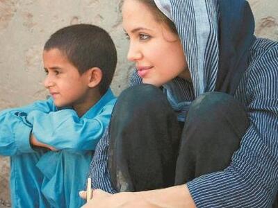 Η απίστευτη ανακοίνωση του ΠΑΜΕ για την Τζολί