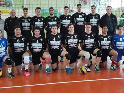 Βόλεϊ: Πανηγυρική πρόκριση για τους έφηβ...