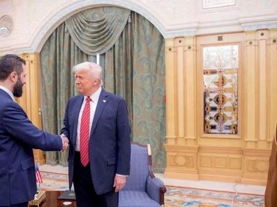 Ο Τραμπ ψέκασε τον Αλ Σάρα και υπουργούς...