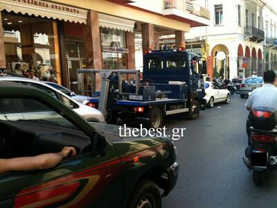 Πάτρα: Τώρα… διπλοπαρκάρουν και τα οχήμα...