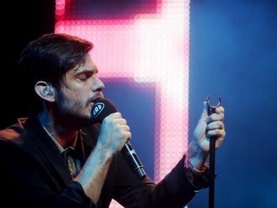 Ο Μύρωνας Στρατής  τραγουδάει για το ΕΚΑ...