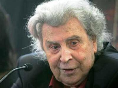 Στα Προπύλαια  με Πανεπιστημιακούς ο Μίκ...