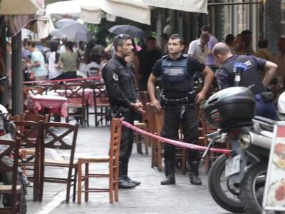 ΔΕΙΤΕ την στιγμή που ο Μαζιώτης πυροβόλη...