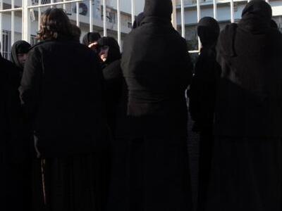 ''Είμαστε καλά'' διαβεβαιώνουν οι μοναχέ...