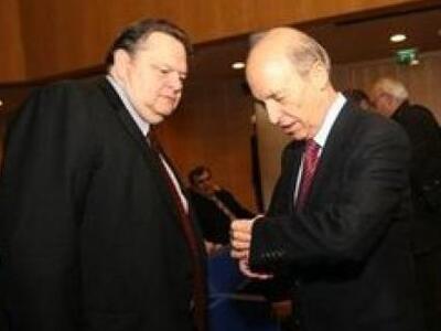 Δεν θα πάει στο συνέδριο ο Σημίτης