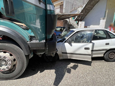 Σοβαρό τροχαίο στο Δοκίμι- Δύο τραυματίε...