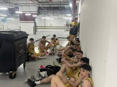 Εγκλωβισμένη στο Άμπου Ντάμπι η ομάδα μπ...