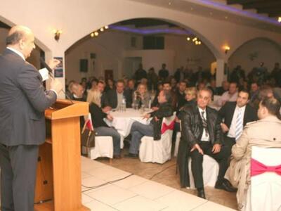 Ο Θανάσης Νταβλούρος έτοιμος να εκπροσωπ...