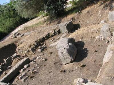 Αιτωλοακαρνανία: Άνοιξε παράνομο δρόμο σ...