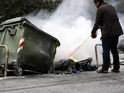Πάτρα: Έβαλαν φωτιά σε κάδο απορριμμάτων
