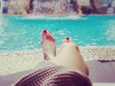 Σε ποια ανήκουν αυτά τα υπέροχα πόδια πο...