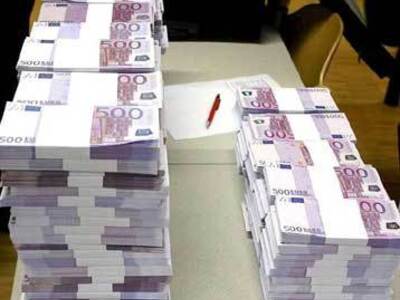 Αναγκαία τα μέτρα λένε οι Έλληνες πολίτες