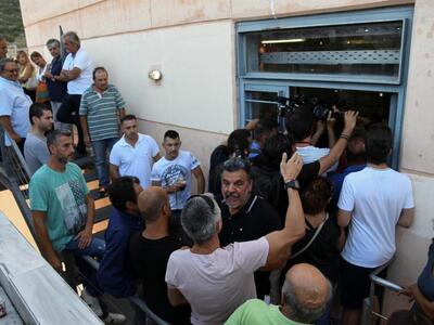 Επεισοδιακή η συνεδρίαση στο Μαραθώνα – ...