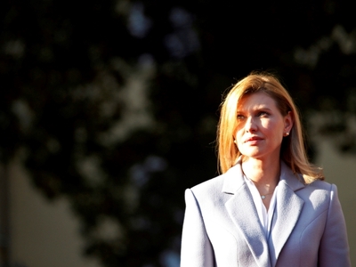 Ολένα Ζελένσκα: Η δυναμική πρώτη κυρία τ...