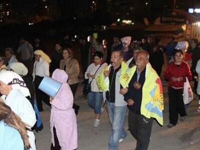 Άγκυρα: Πρωτότυπη διαμαρτυρία με... μπουρνούζια