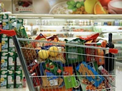 Πάτρα: Εισβολή κουκουλοφόρων σε σούπερ μ...