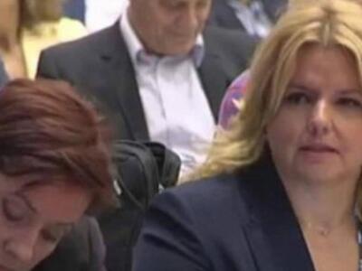 Μάχη σε facebook και twitter μετά την ερ...