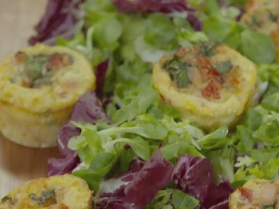 Πεντανόστιμα σουφλεδάκια ομελέτας 