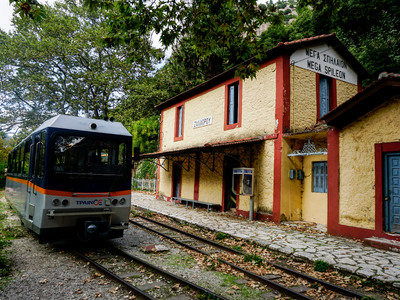 ΠΑΣΟΚ: Η υποβάθμιση των δημόσιων σιδηροδ...