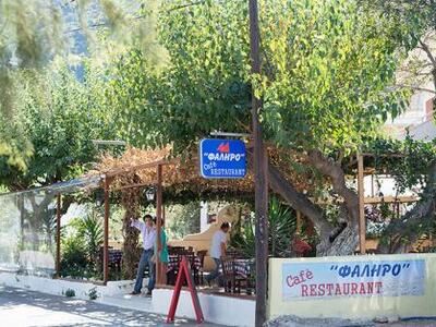 Στεριανές και θαλασσινές γεύσεις, δίπλα ...