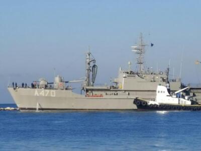Δύο πολεμικά πλοία έδεσαν στο λιμάνι της...